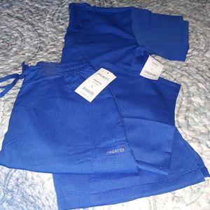 NWT Dagacci Scrubs